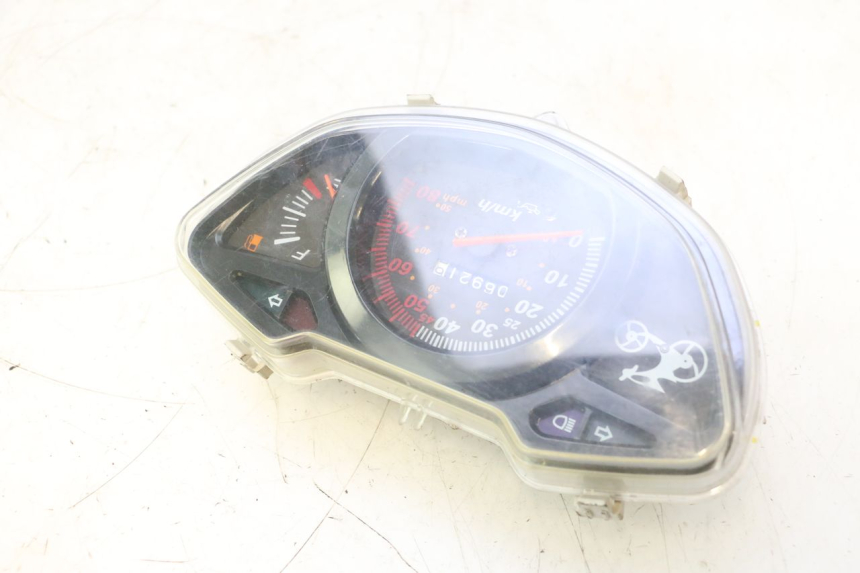 photo de COMPTEUR  VASTRO GP 2T 50 (2013 - 2017) - Points de fixation