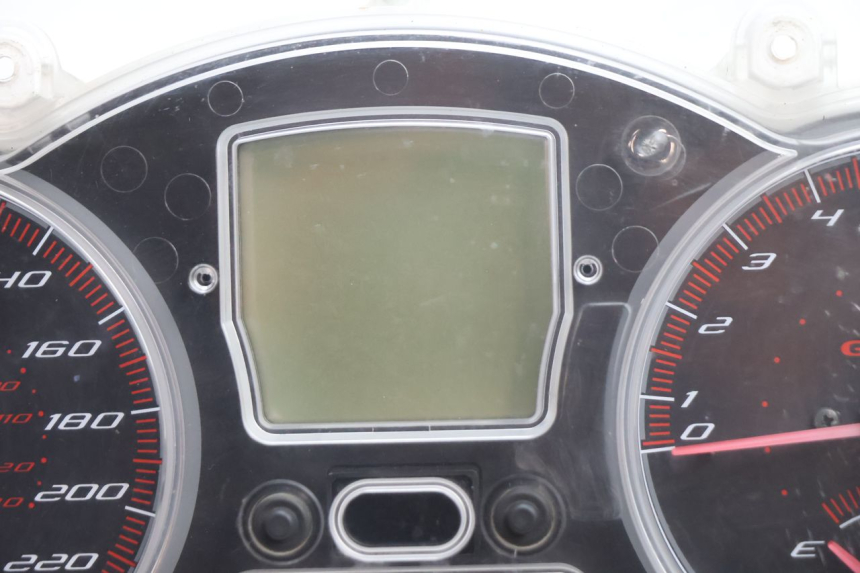 photo de COMPTEUR GILERA GP 800 (2007 - 2013) - Autre angle de vue