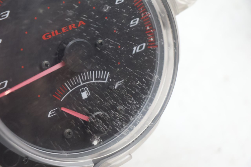 photo de COMPTEUR GILERA GP 800 (2007 - 2013) - État de surface