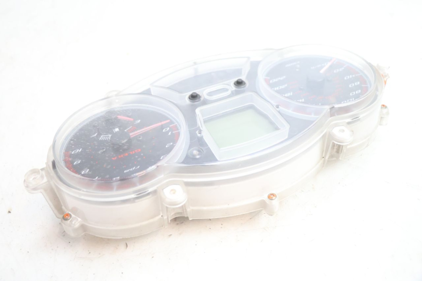 photo de COMPTEUR GILERA GP 800 (2007 - 2013) - Marquages et références