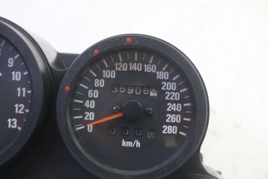 photo de COMPTEUR  KAWASAKI GPZ RX 1000 (1986 - 1988) - Zoom état d’usage