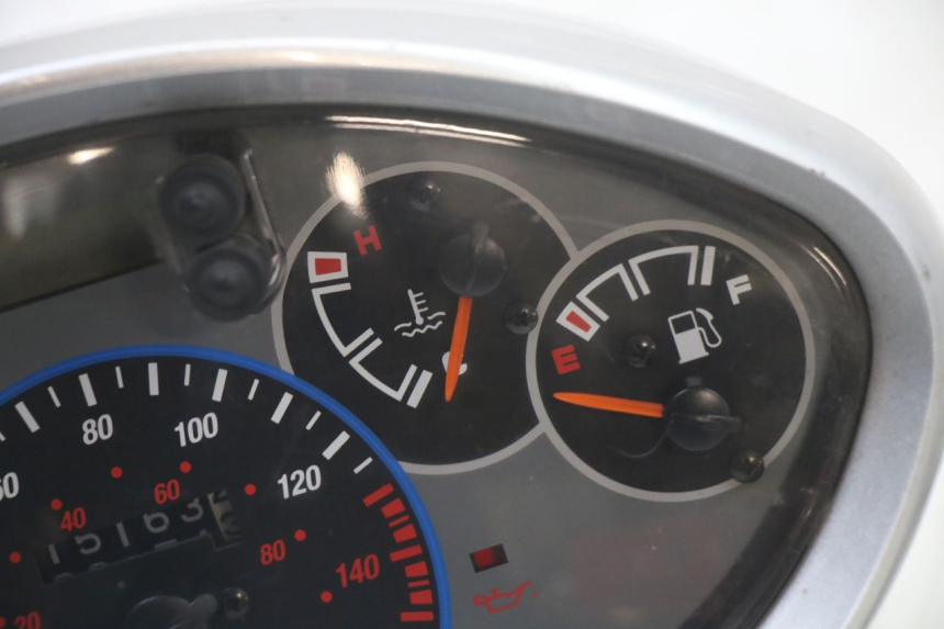 photo de COMPTEUR  KYMCO GRAND DINK 125 (2008 - 2014) - Gros plan technique