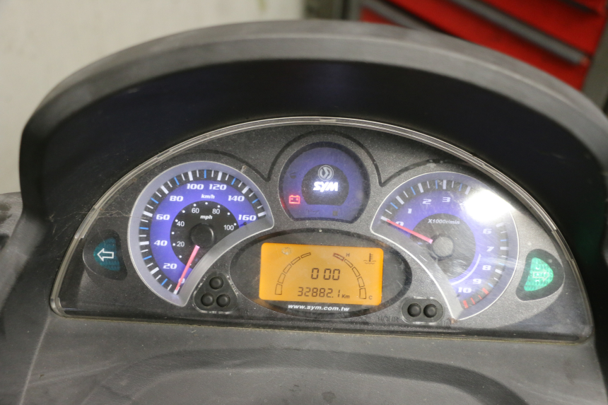 photo de COMPTEUR  SYM GTS EVO 125 (2009 - 2013) - Zoom état d’usage