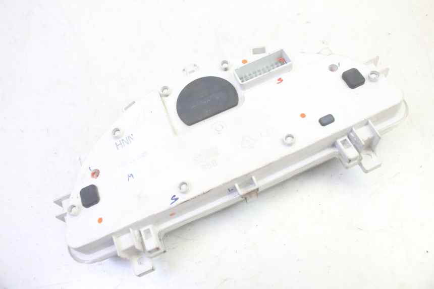 photo de COMPTEUR  SYM GTS EVO 125 (2009 - 2013) - Marquages et références