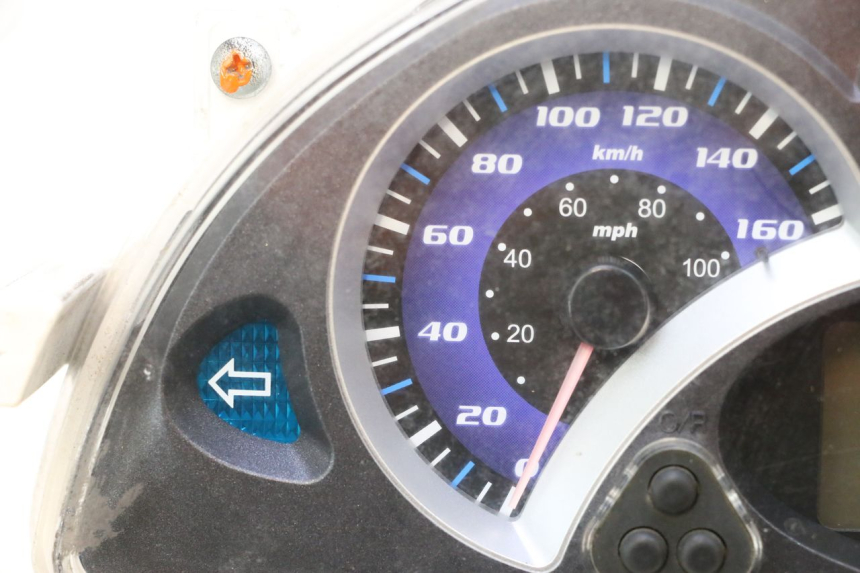 photo de COMPTEUR  SYM GTS EVO 125 (2009 - 2013) - Détail de la pièce