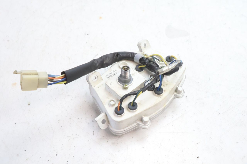 photo de COMPTEUR PEUGEOT KISBEE 2T 50 (2010 - 2017) - État de surface