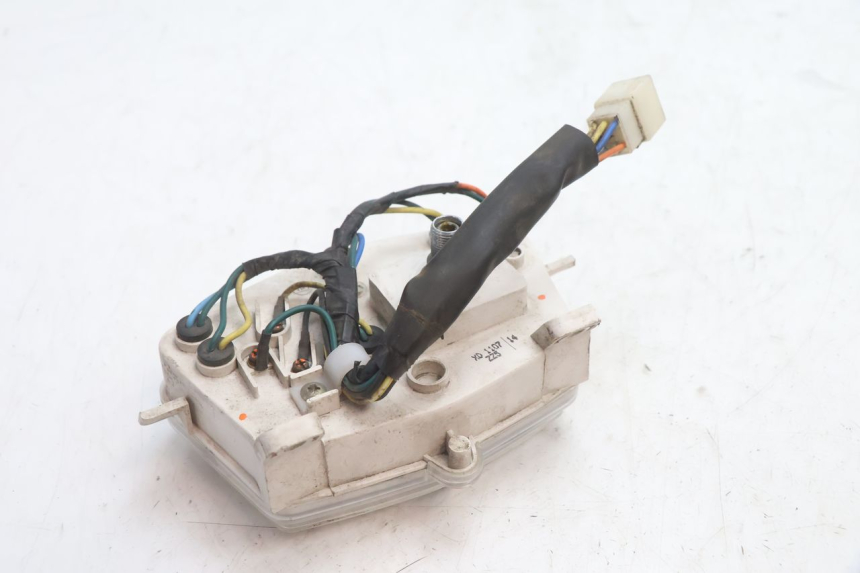 photo de COMPTEUR PEUGEOT KISBEE 4T 50 (2010 - 2017) - Points de fixation