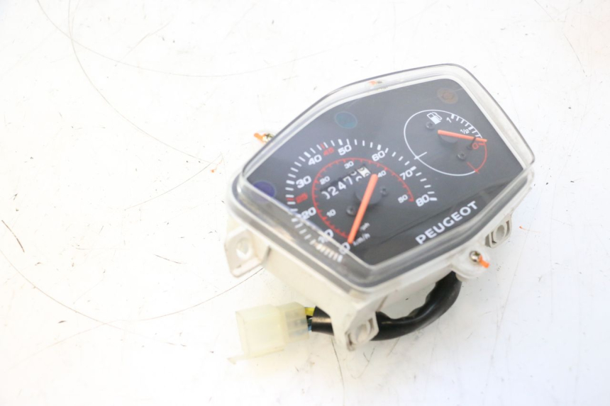 photo de COMPTEUR PEUGEOT KISBEE 4T 50 (2018 - 2022) - Détail de la pièce