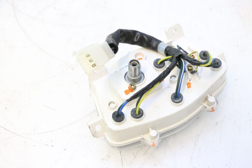 photo de COMPTEUR PEUGEOT KISBEE 4T 50 (2018 - 2022) - Points de fixation