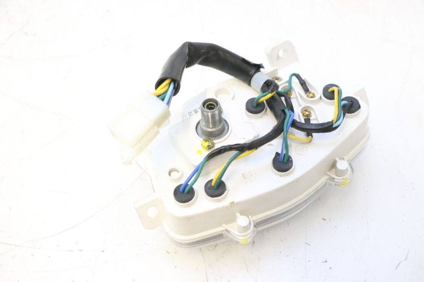 photo de COMPTEUR  PEUGEOT KISBEE 4T 50 (2023 - 2026) - Gros plan technique