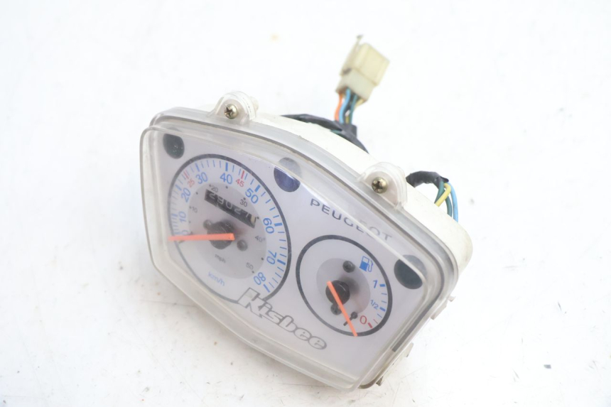photo de COMPTEUR PEUGEOT KISBEE 4T 50 (2010 - 2017) - Gros plan technique