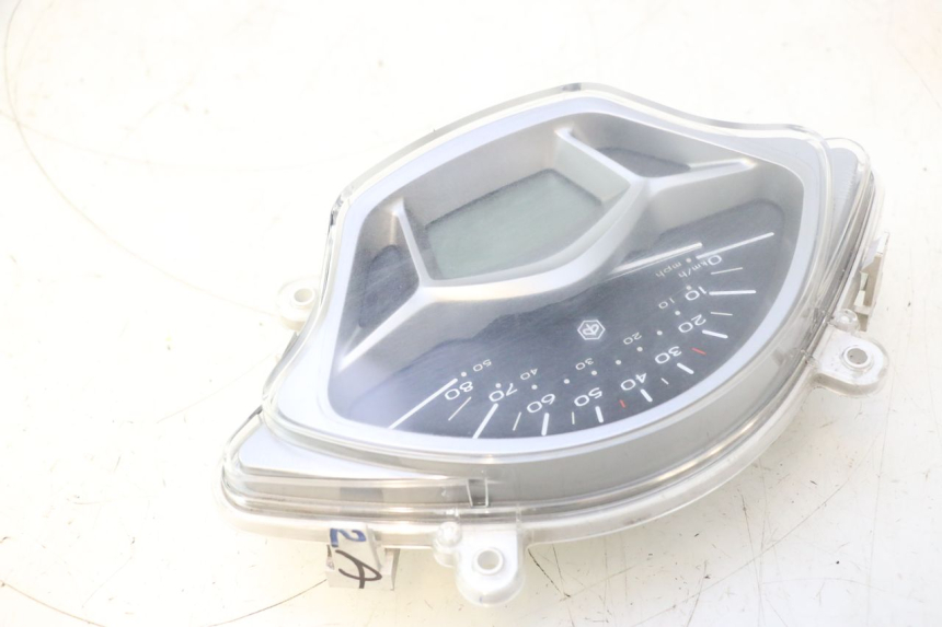 photo de COMPTEUR PIAGGIO LIBERTY IGET 4T 50 (2015 - 2020) - Autre angle de vue