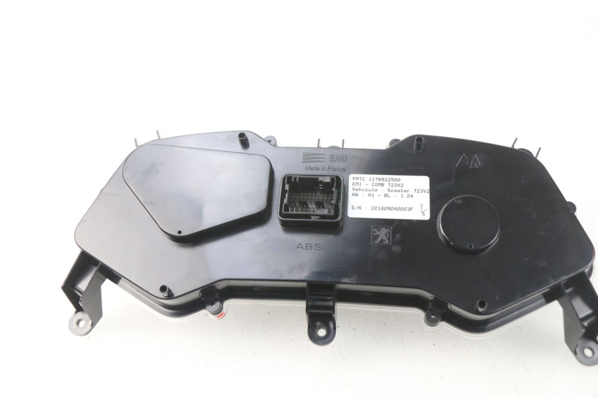 photo de COMPTEUR  PEUGEOT METROPOLIS 400 (2017 - 2020) - Points de fixation