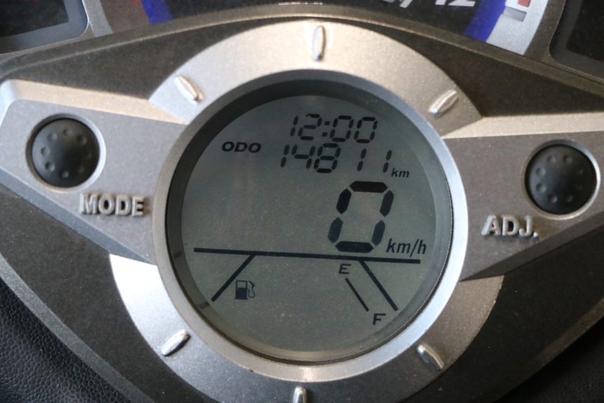 photo de COMPTEUR  KYMCO MOVIE S 125 (2009 - 2018) - Gros plan technique