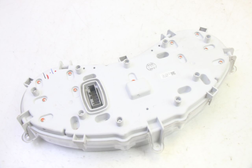 photo de COMPTEUR  PIAGGIO MP3 HPE 350 (2018 - 2020) - Marquages et références