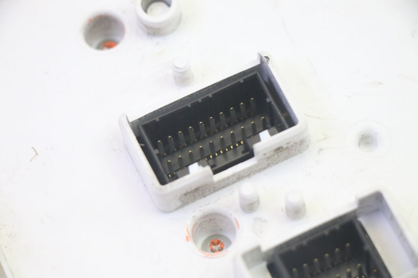 photo de COMPTEUR PIAGGIO MP3 LT 400 (2007 - 2012) - Détails caractéristiques