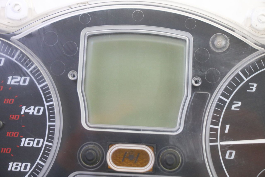 photo de COMPTEUR PIAGGIO MP3 LT 400 (2007 - 2012) - Autre angle de vue