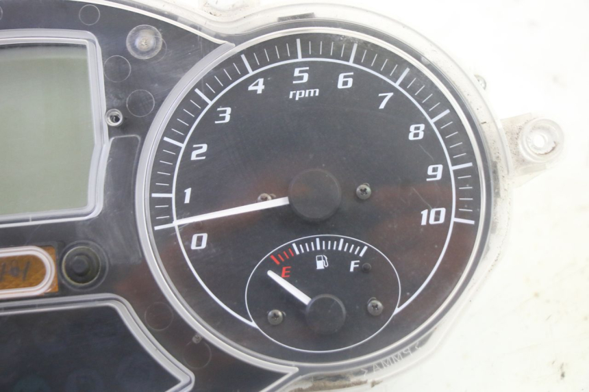 photo de COMPTEUR PIAGGIO MP3 LT 400 (2007 - 2012) - Points de fixation