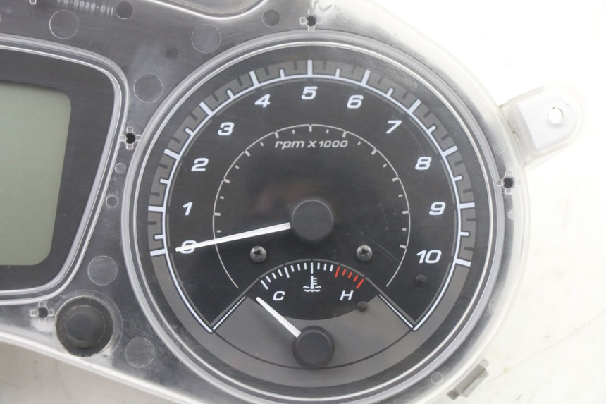 photo de COMPTEUR  PIAGGIO MP3 500 (2014 - 2017) - Gros plan technique