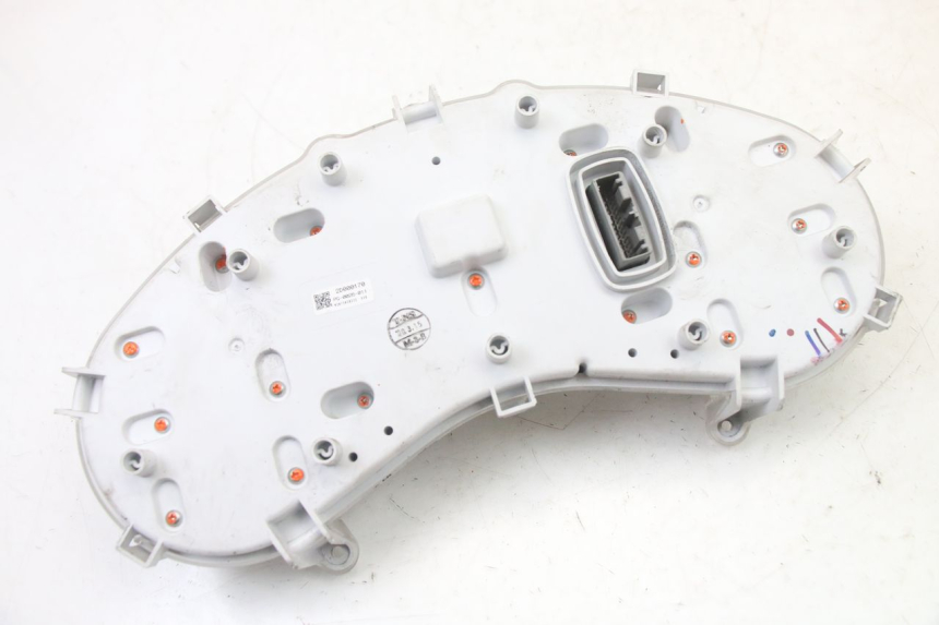 photo de COMPTEUR  PIAGGIO MP3 500 (2014 - 2017) - Points de fixation