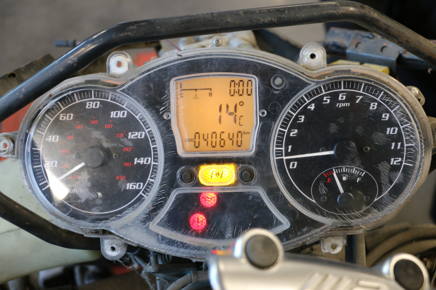 photo de COMPTEUR  PIAGGIO MP3 RL 250 (2006 - 2010) - Zoom état d’usage