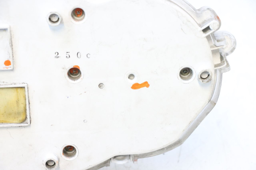 photo de COMPTEUR  PIAGGIO MP3 RL 250 (2006 - 2010) - Points de fixation