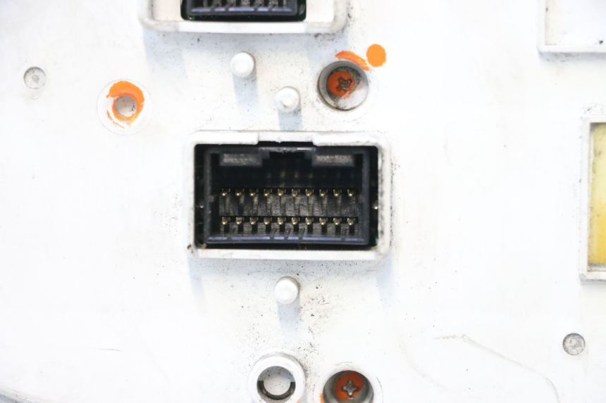 photo de COMPTEUR  PIAGGIO MP3 RL 250 (2006 - 2010) - Marquages et références