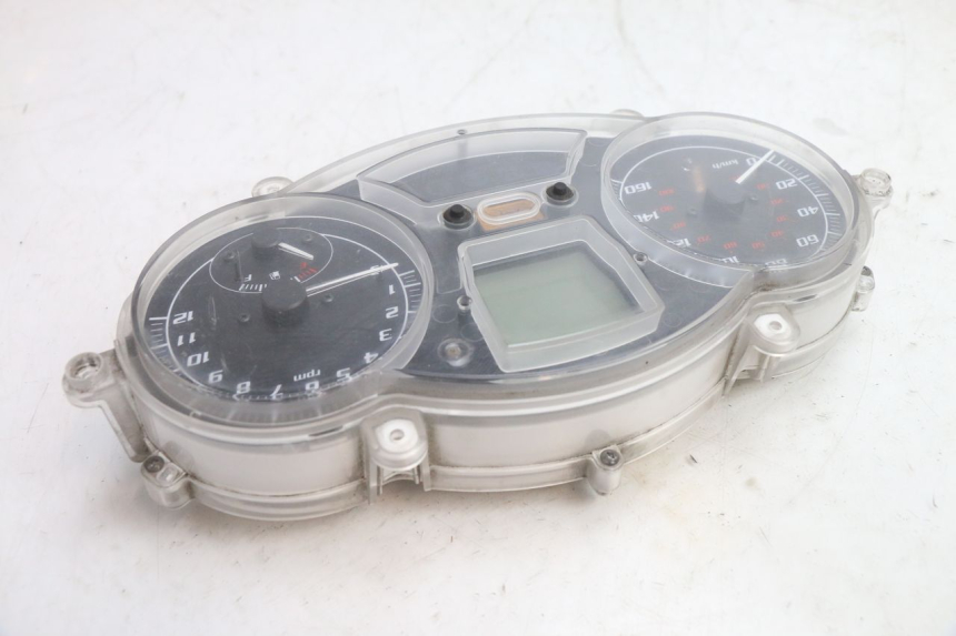 photo de COMPTEUR PIAGGIO MP3 125 (2006 - 2014) - État de surface
