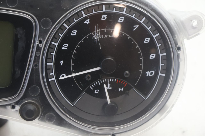 photo de COMPTEUR  PIAGGIO MP3 500 (2016 - 2018) - Gros plan technique