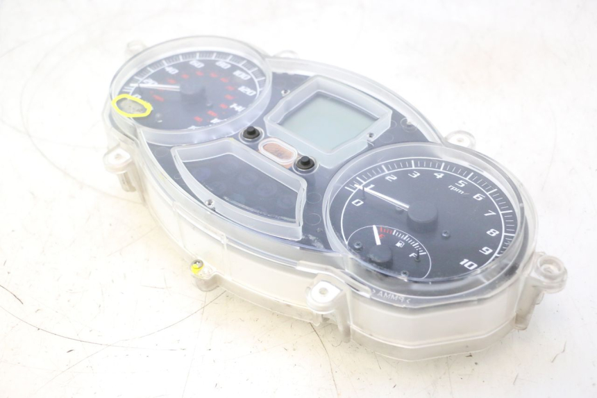 photo de COMPTEUR  PIAGGIO MP3 500 (2011 - 2015) - État de surface