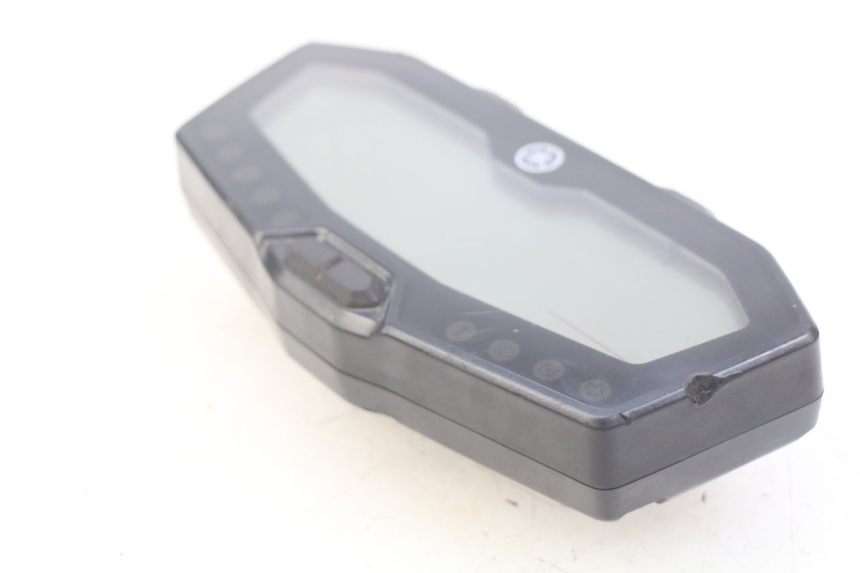 photo de COMPTEUR  YAMAHA MT-07 MT07 700 (2018 - 2020) - Gros plan technique