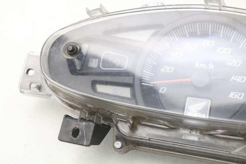 photo de COMPTEUR HONDA PCX (JF47) 125 (2012 - 2013) - Vue rapprochée