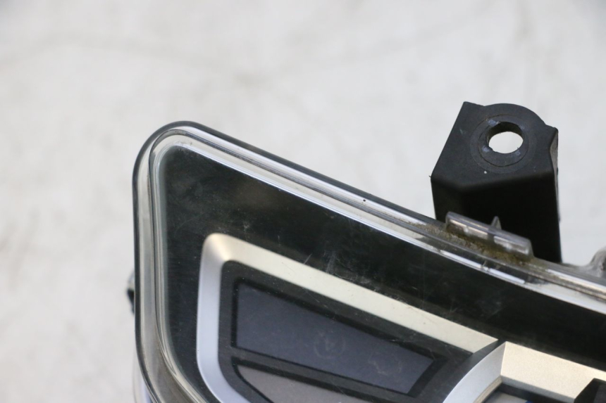 photo de COMPTEUR  HONDA PCX (JF57/JF64) 125 (2014 - 2018) - Vue d’ensemble