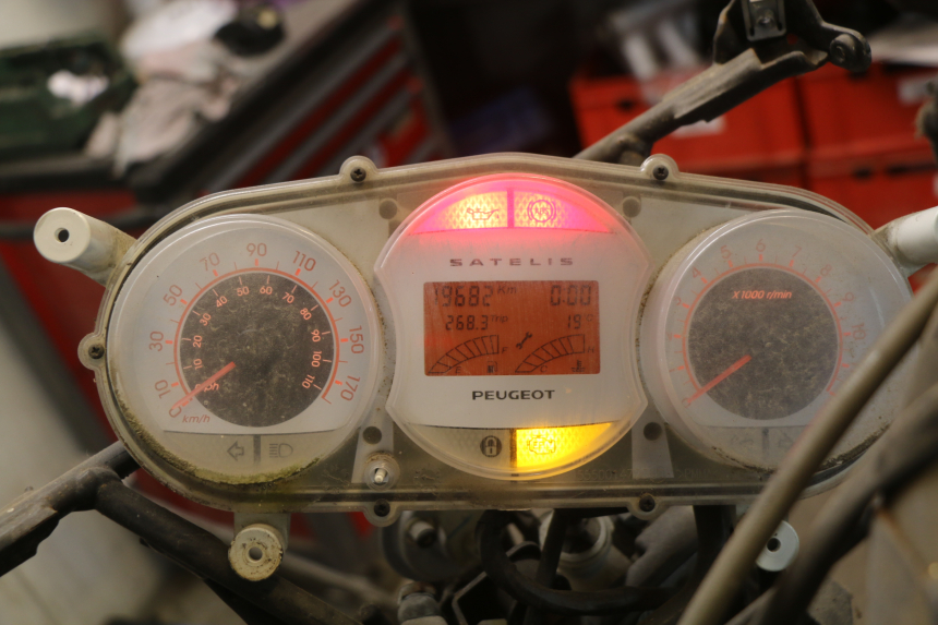 photo de COMPTEUR PEUGEOT SATELIS COMPRESSOR K15 125 (2006 - 2009)