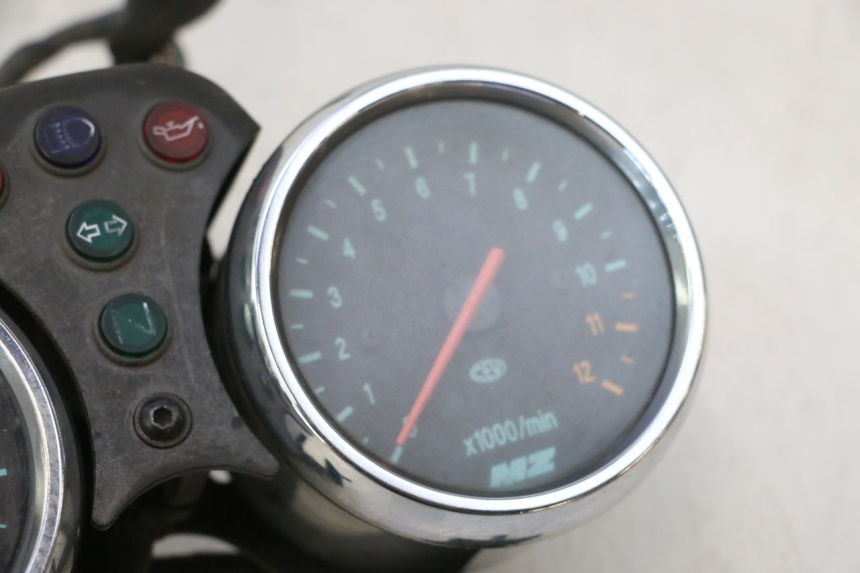 photo de COMPTEUR  MZ RT 125 (2000 - 2008) - Zoom état d’usage