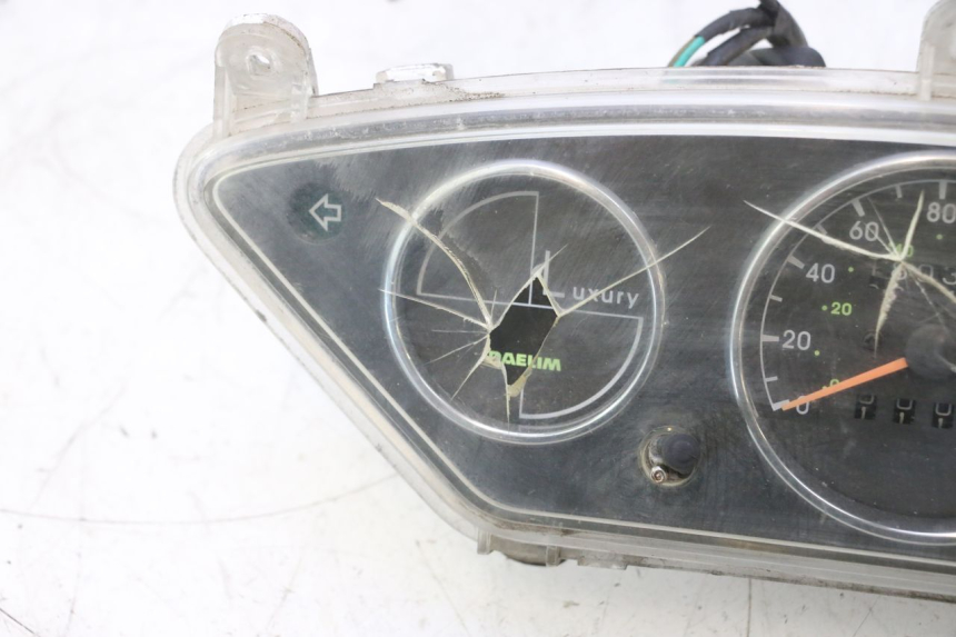 photo de COMPTEUR  DAELIM S2 125 (2006 - 2007) - Aperçu profil