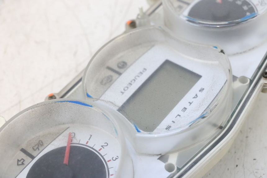photo de COMPTEUR PEUGEOT SATELIS COMPRESSOR K15 125 (2006 - 2009) - Vue d’ensemble