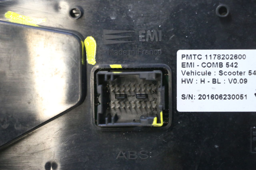 photo de COMPTEUR  PEUGEOT SATELIS 125 (2013 - 2018) - Zoom composants