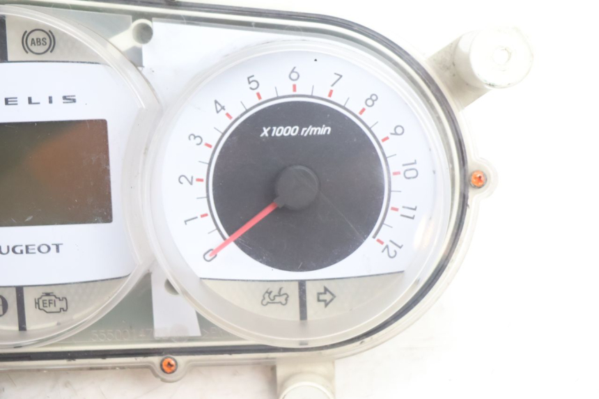 photo de COMPTEUR PEUGEOT SATELIS 125 (2006 - 2009) - Gros plan technique
