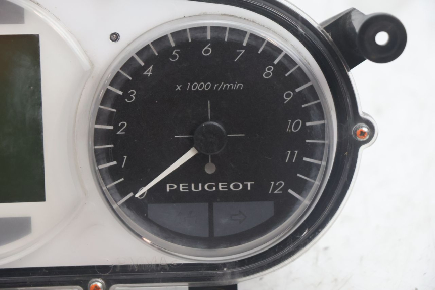 photo de COMPTEUR  PEUGEOT SATELIS 125 (2013 - 2018) - Gros plan technique