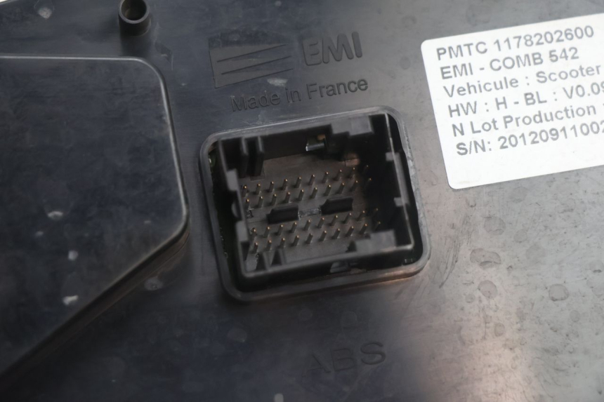 photo de COMPTEUR  PEUGEOT SATELIS 125 (2013 - 2018) - Zoom composants