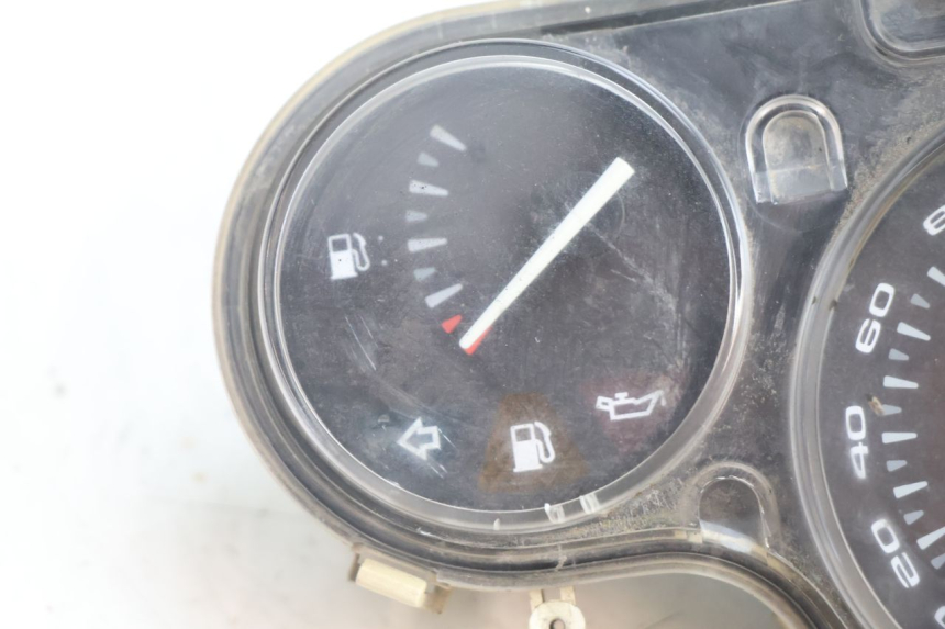 photo de COMPTEUR  APRILIA SCARABEO GT 125 (1999 - 2007) - Détail de la pièce