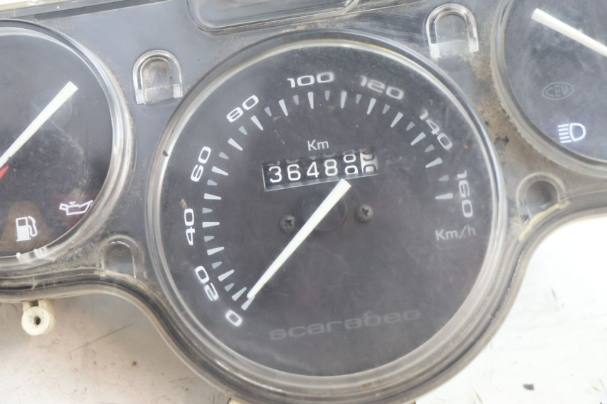photo de COMPTEUR  APRILIA SCARABEO GT 125 (1999 - 2007) - Gros plan technique