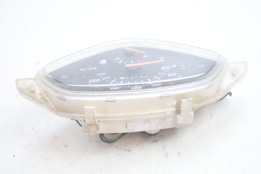 photo de COMPTEUR HONDA SCV LEAD 100 (2003 - 2007) - Gros plan technique