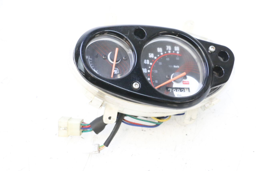 photo de COMPTEUR  APRILIA SR MOTARD 50 (2012 - 2018) - Gros plan technique