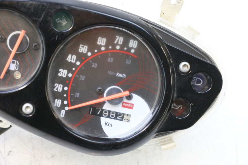 photo de COMPTEUR  APRILIA SR MOTARD 50 (2012 - 2018) - Vue d’ensemble