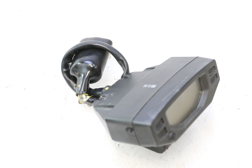photo de COMPTEUR  PEUGEOT STREETZONE NAKED 2T 50 (2014 - 2018) - État de surface