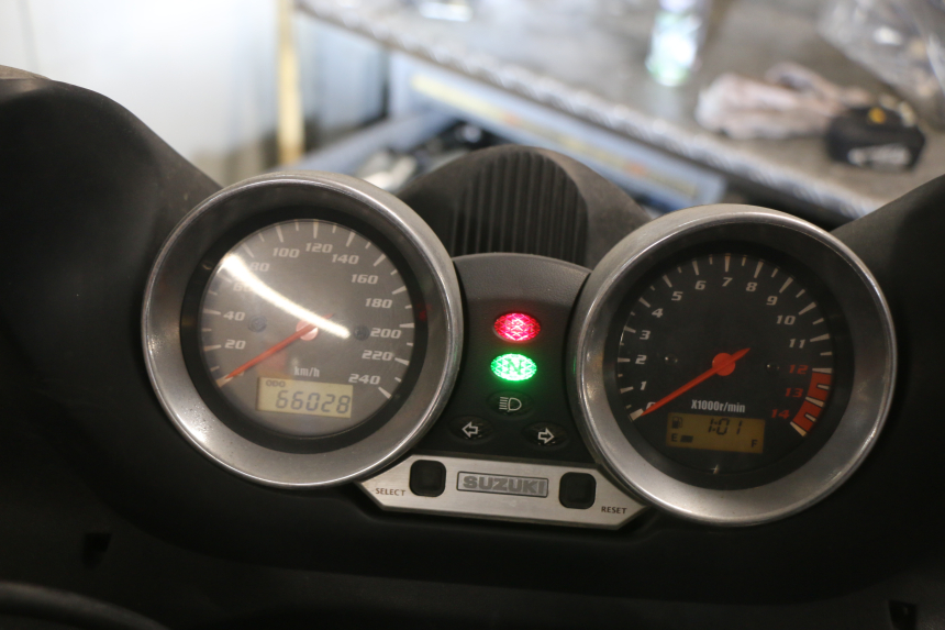 photo de COMPTEUR  SUZUKI GSF S BANDIT 600 (2000 - 2004)