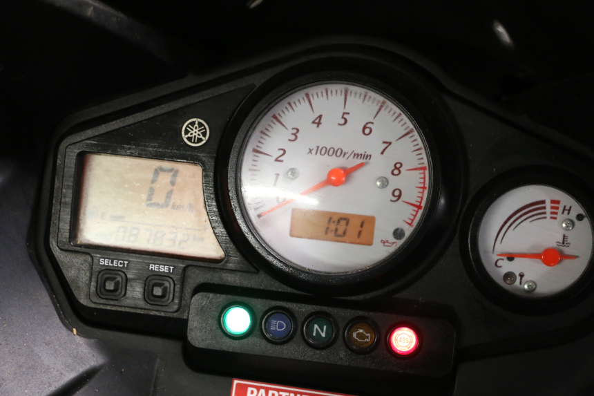photo de COMPTEUR  YAMAHA TDM ABS 900 (2002 - 2014) - Zoom état d’usage