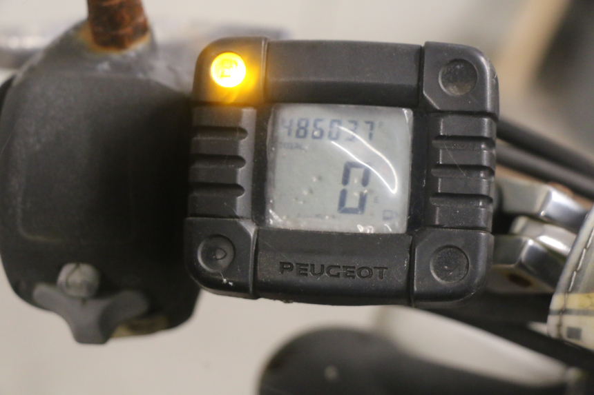 photo de COMPTEUR PEUGEOT TKR TREKKER FURIOUS 50 (2005 - 2014) - Marquages et références
